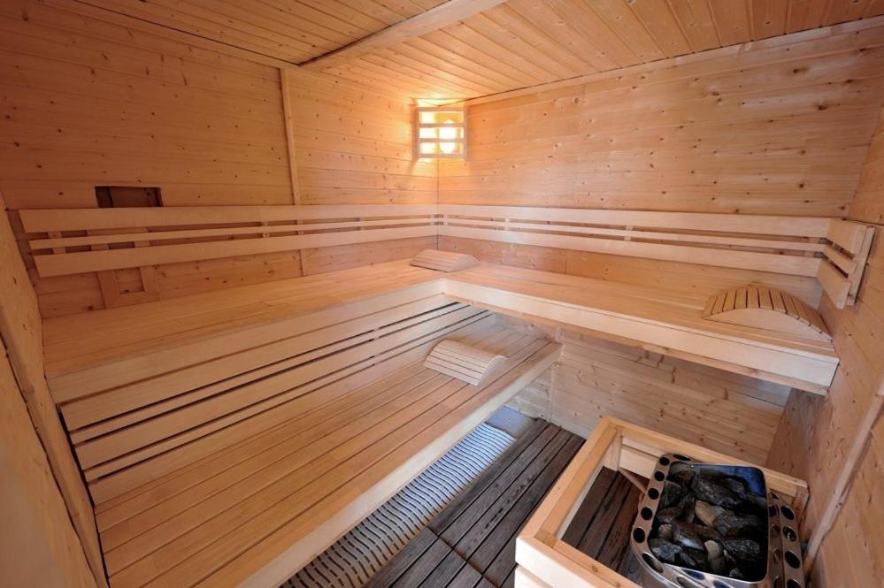 Ker Gana Sauna, Jacuzzi, Poele A Bois Plourin  Dış mekan fotoğraf